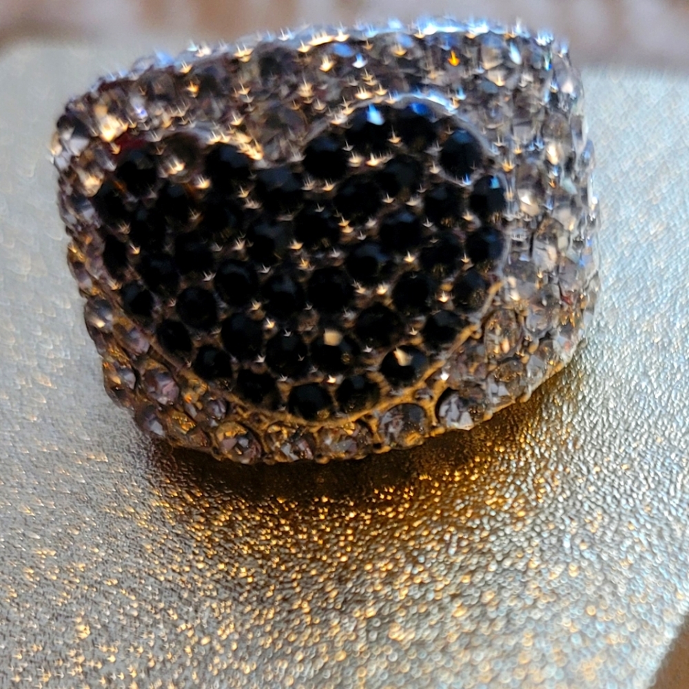 Beautiful ring black heart 🖤